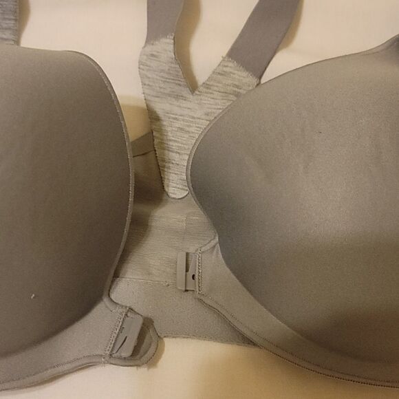 - Torrid and Victoria secret bras bundle size 36C/36D - Picture 10 of 12
